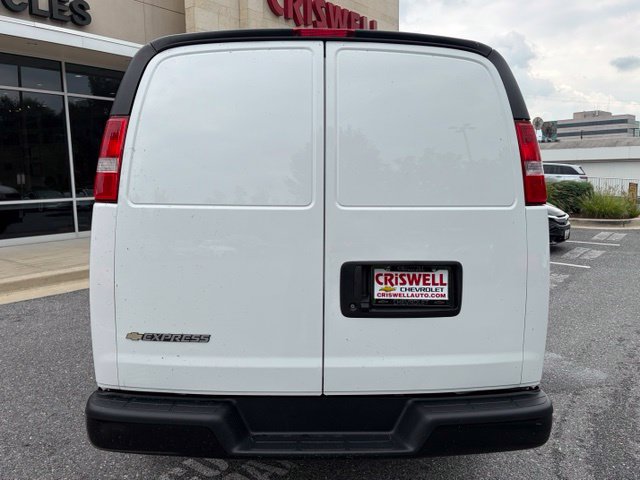 Used 2025 Chevrolet Express 2500 Extended w/ Driver Convenience Package RWD image 6