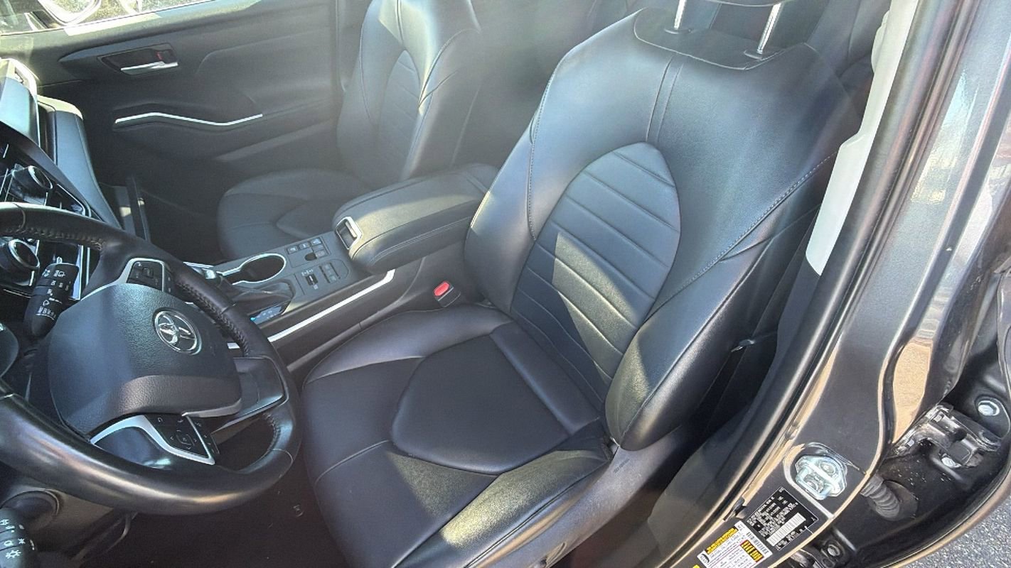 Used 2023 Toyota Highlander XLE image 21