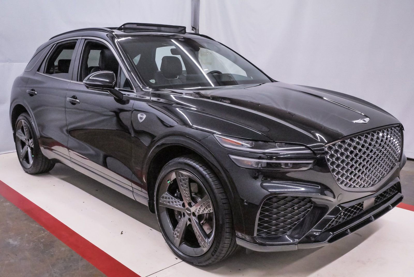 Certified 2025 Genesis GV70 3.5T Sport w/ Sport Advanced Package image 5