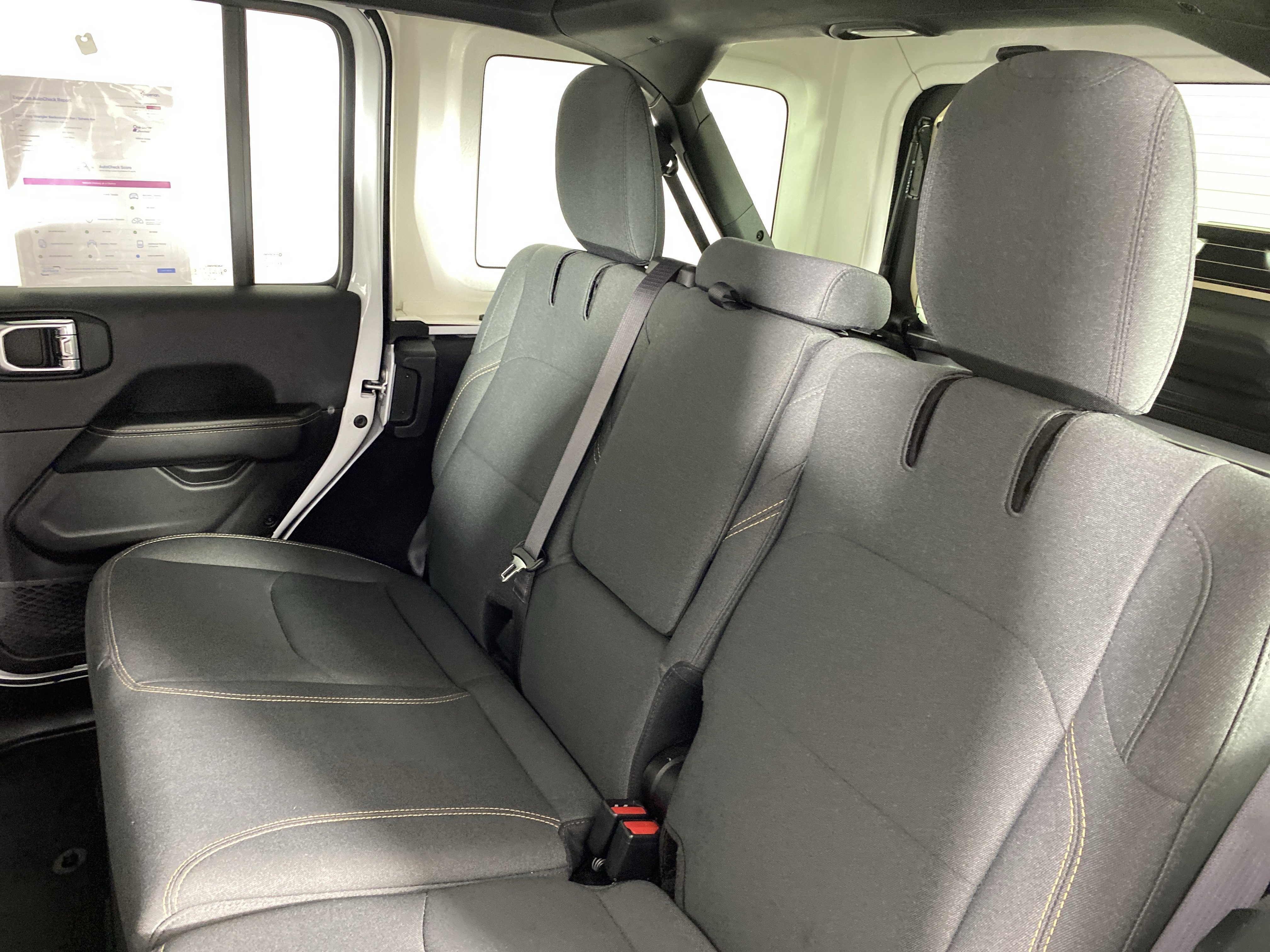 Used 2025 Jeep Wrangler Sahara AWD/4WD image 32