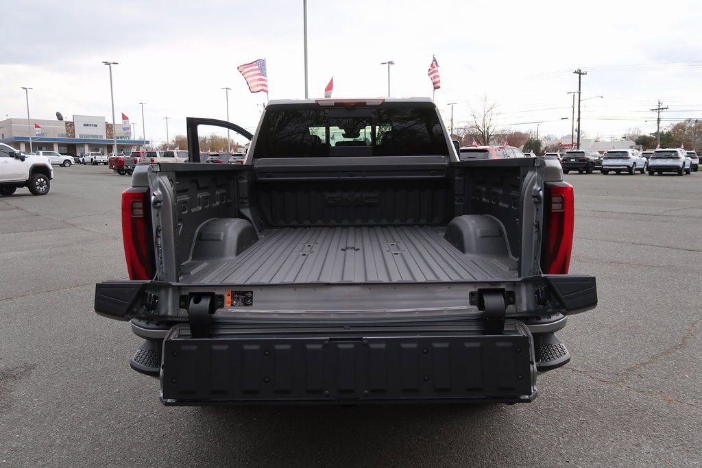 New 2026 GMC Sierra 3500 Denali w/ Denali Reserve Package image 23