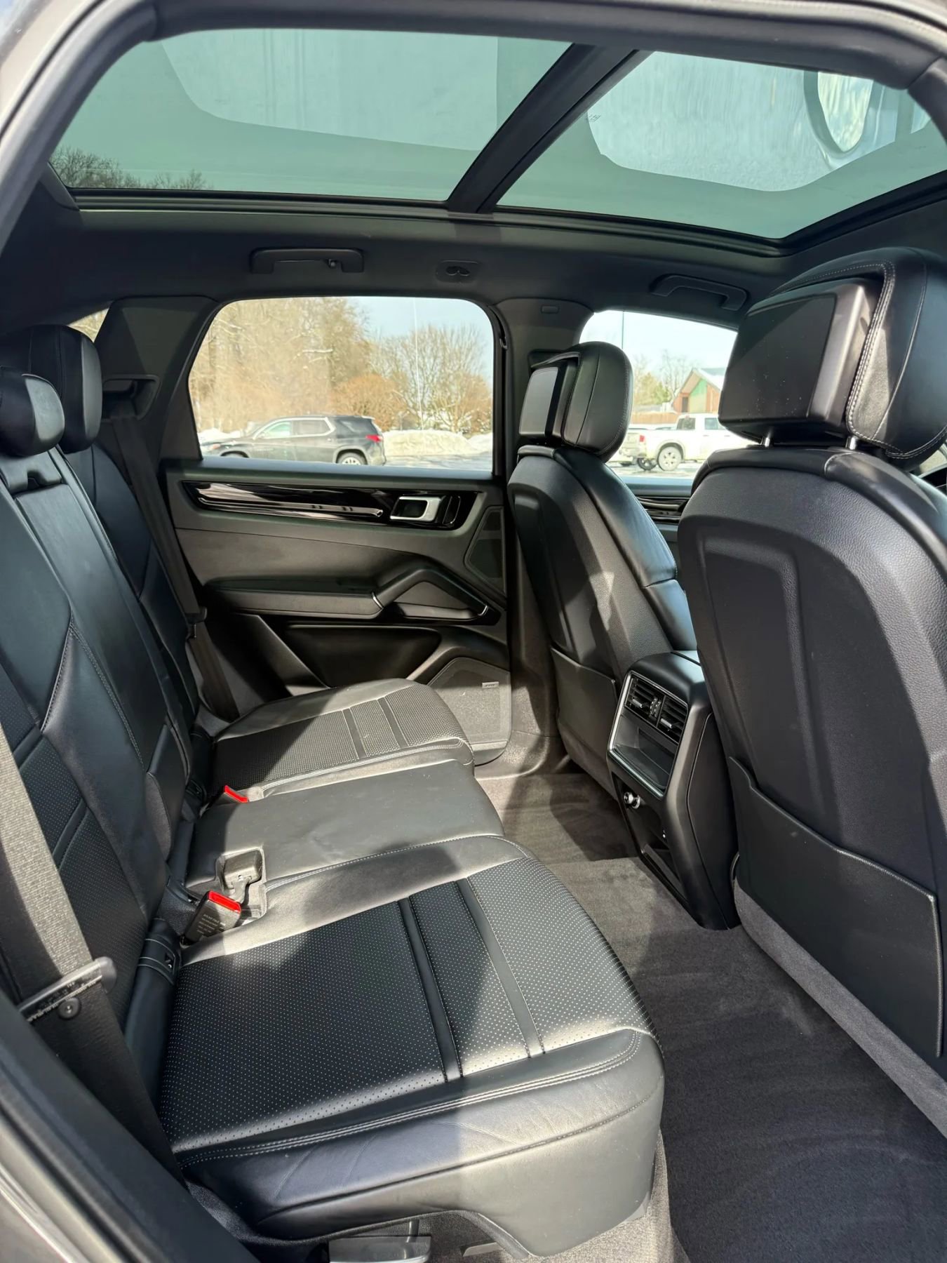 Used 2021 Porsche Cayenne AWD/4WD image 22