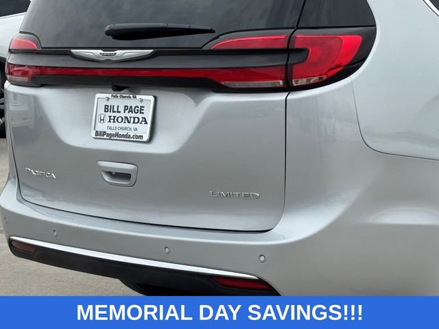 Used 2026 Chrysler Pacifica Limited FWD image 8