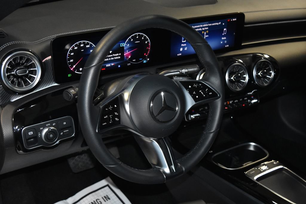 Certified 2025 Mercedes-Benz CLA 250 4MATIC image 2
