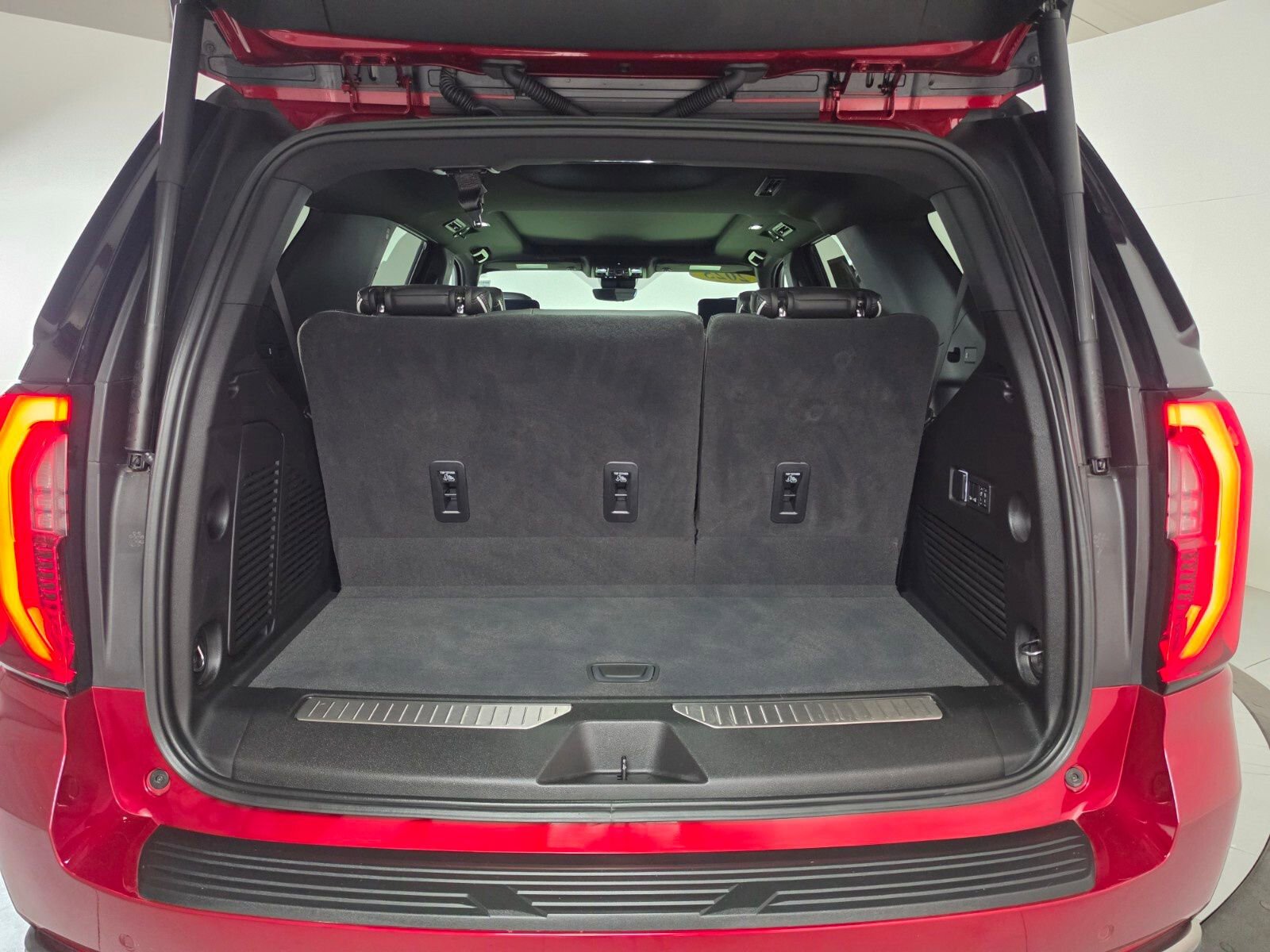 Used 2025 GMC Yukon AT4 Ultimate image 19