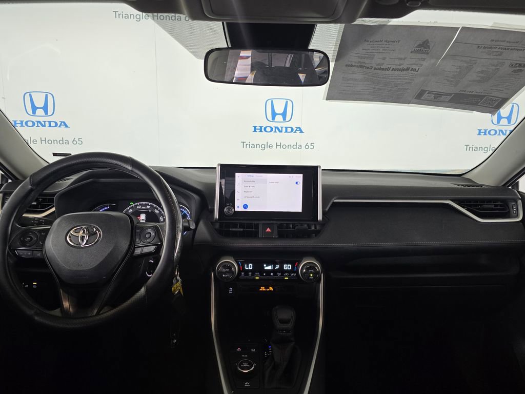 Used 2023 Toyota RAV4 LE AWD/4WD image 6