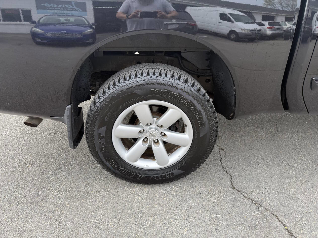 Used 2011 Nissan Titan SV w/ SV Value Truck Pkg image 15