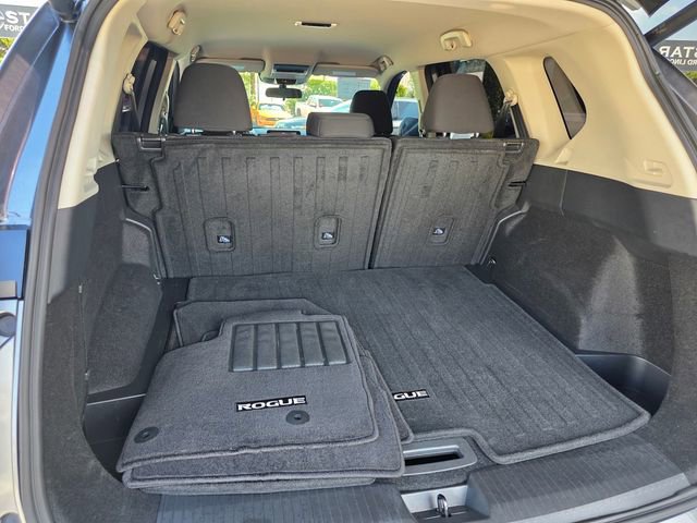 Used 2024 Nissan Rogue SV image 13
