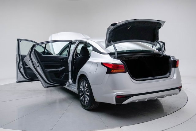 Used 2024 Nissan Altima 2.5 SV image 23