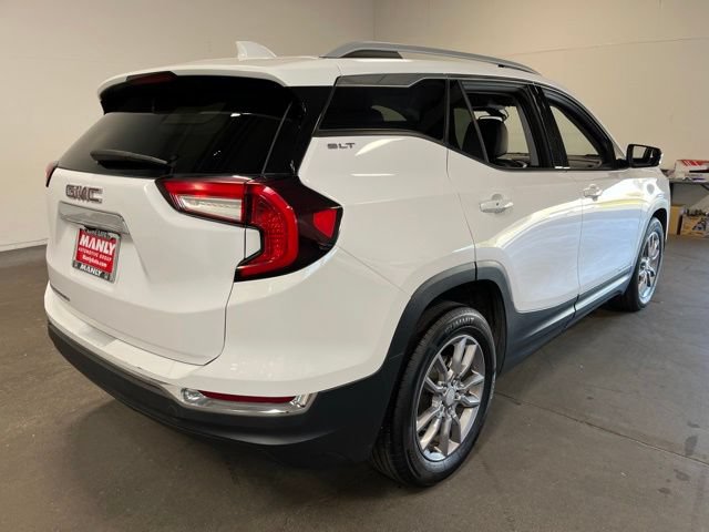 Used 2024 GMC Terrain SLT FWD image 3