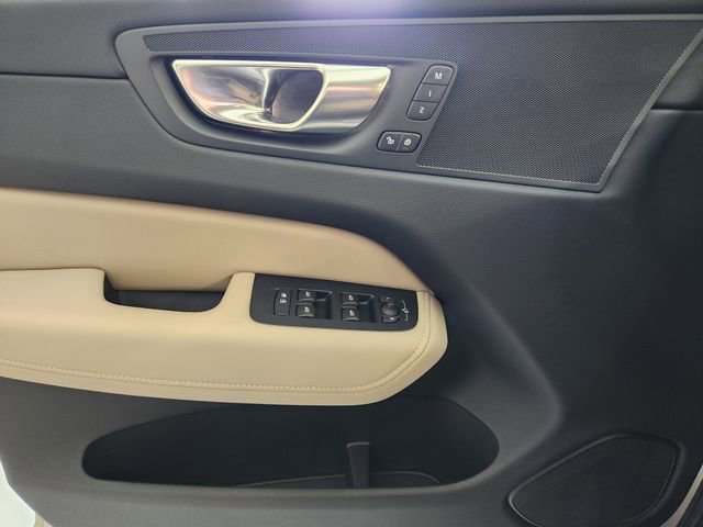 New 2026 Volvo XC60 B5 Plus w/ Protection Package Premier image 23