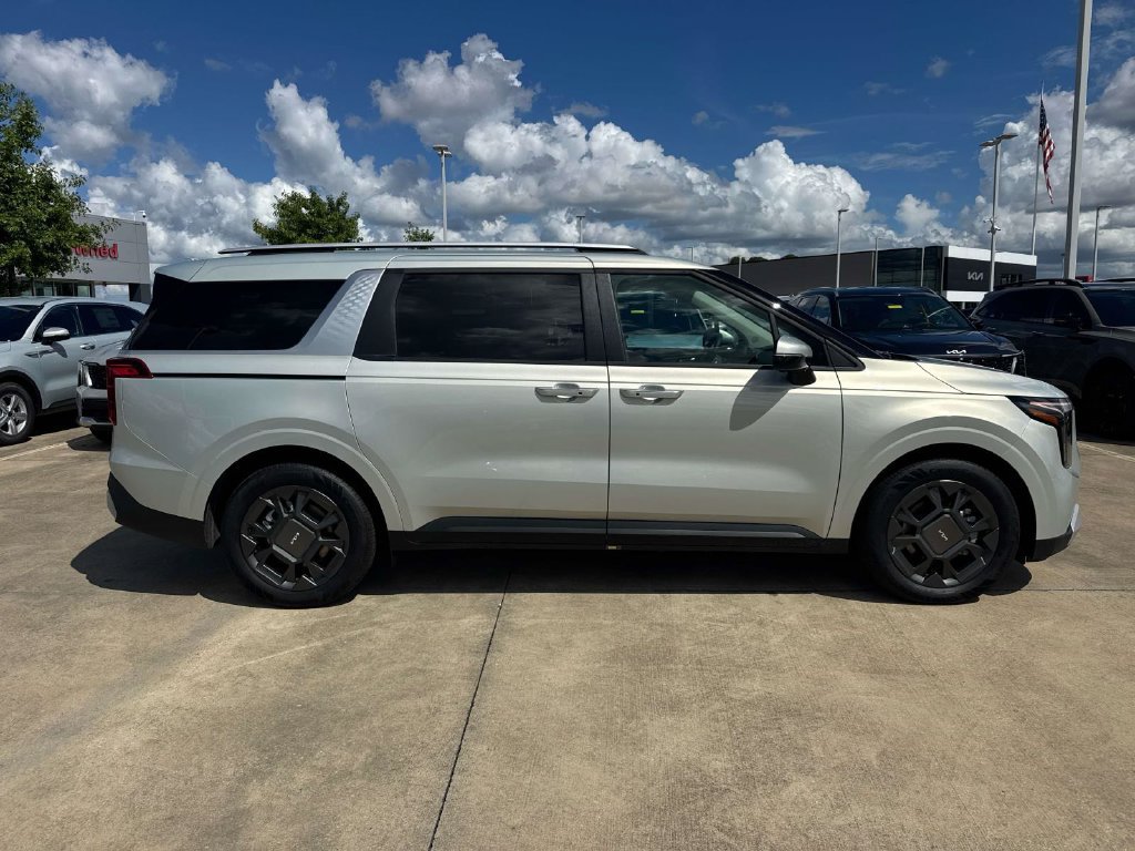 New 2026 Kia Carnival EX FWD image 11