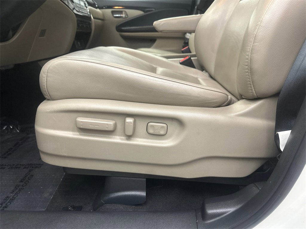 Used 2018 Honda Pilot Touring image 10
