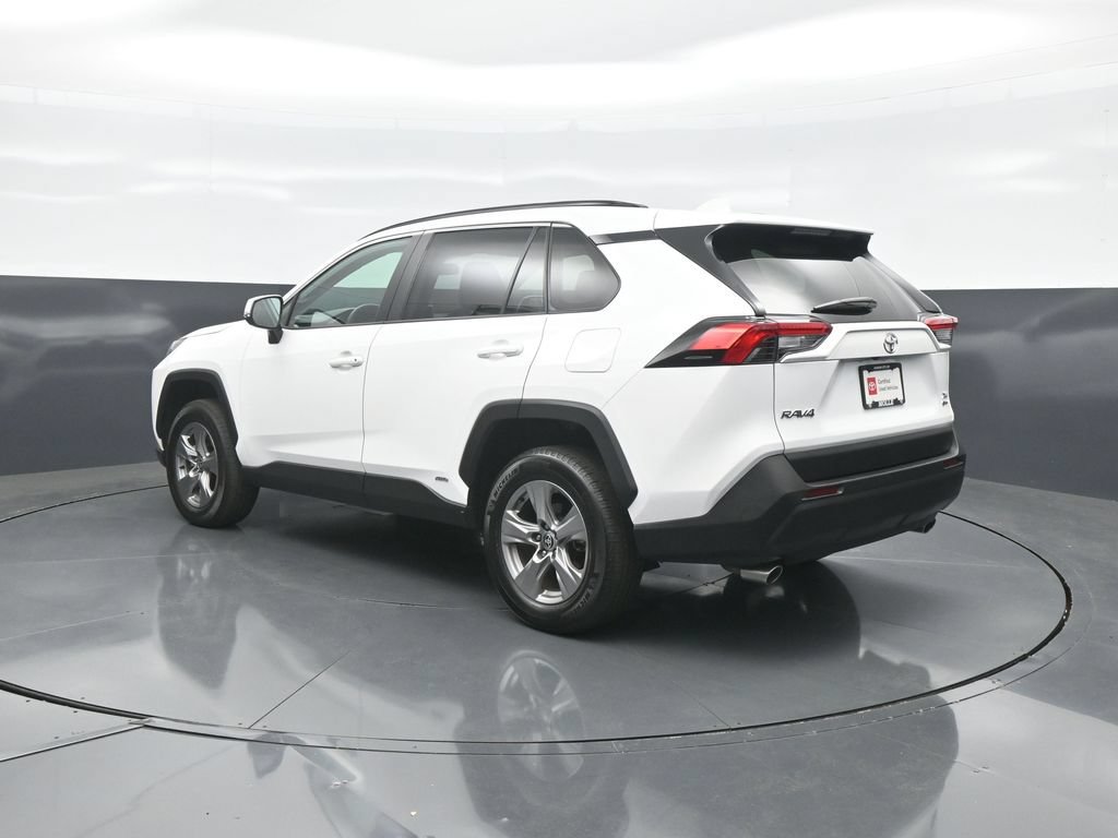 Used 2025 Toyota RAV4 XLE AWD/4WD image 5