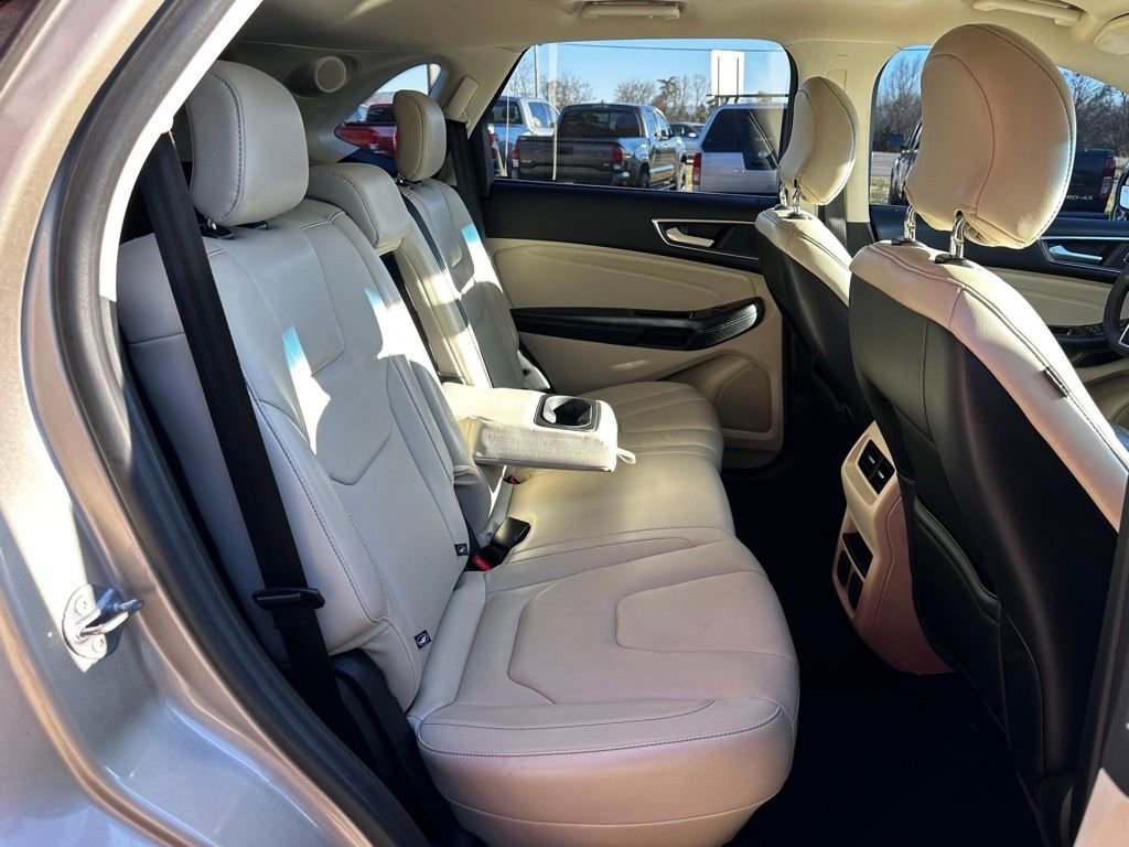 Used 2018 Ford Edge Titanium w/ Technology Package image 35