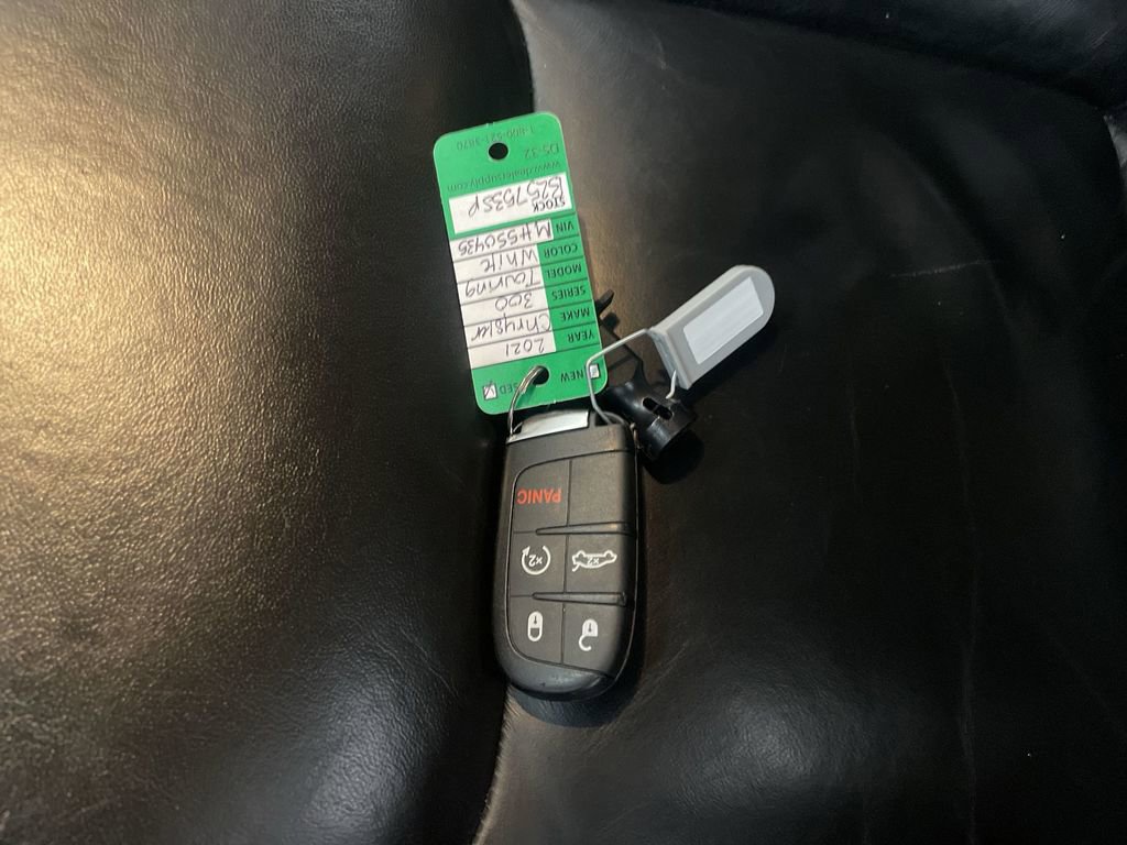 Used 2021 Chrysler 300 Touring L AWD/4WD image 27