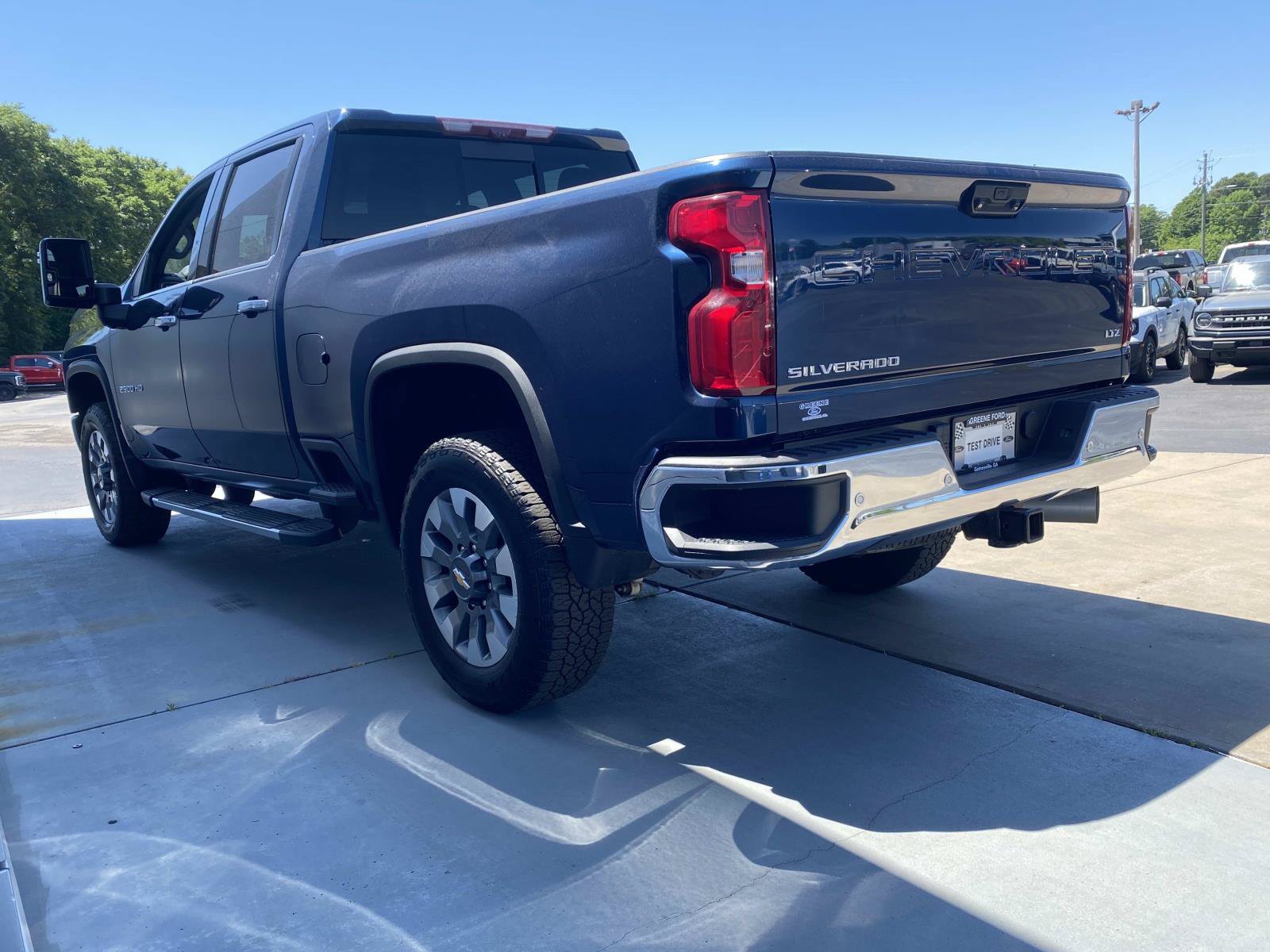 Used 2022 Chevrolet Silverado 2500 LTZ w/ LTZ Premium Package AWD/4WD image 9