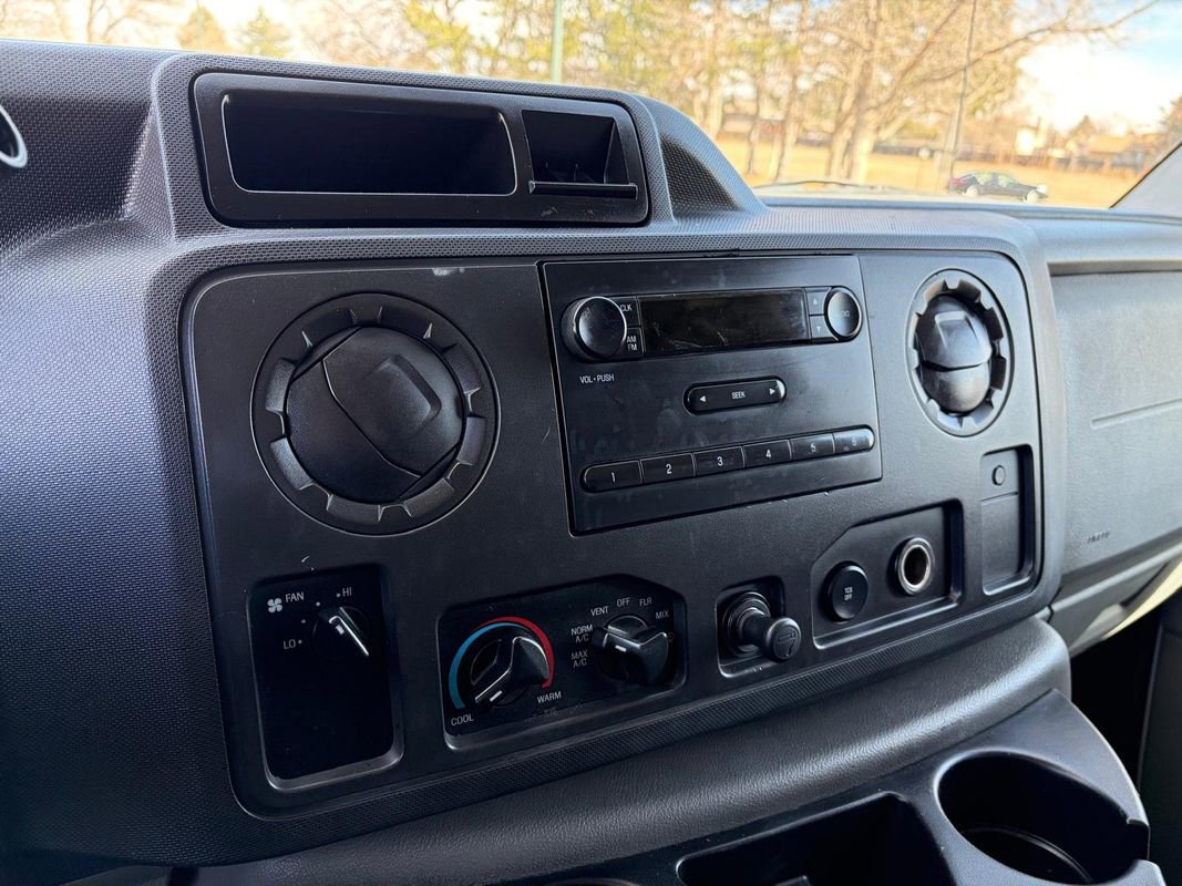 Used 2010 Ford E-150 and Econoline 150 RWD image 12
