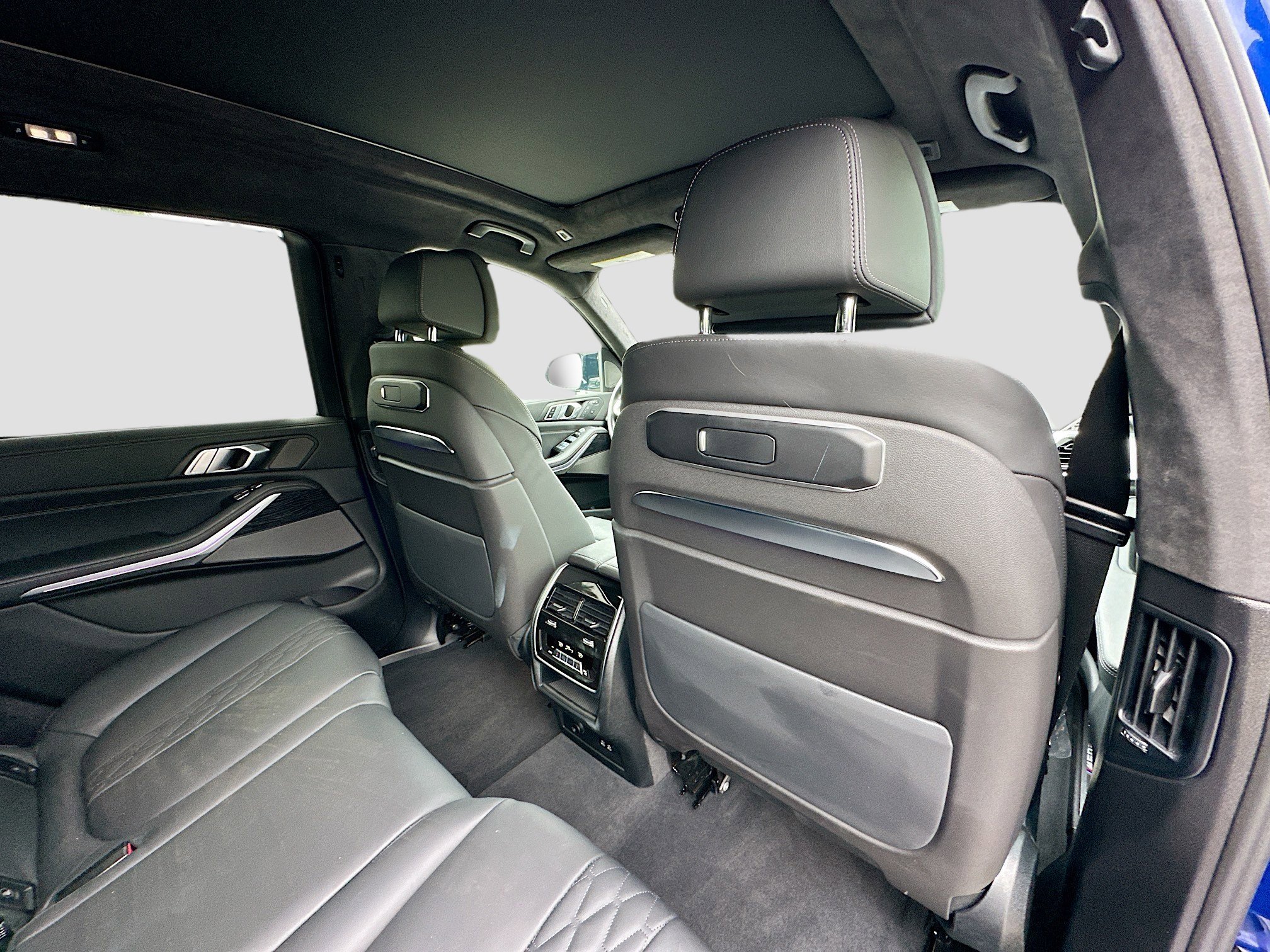 Certified 2024 BMW X7 M60i w/ M Sport Professional Package image 33