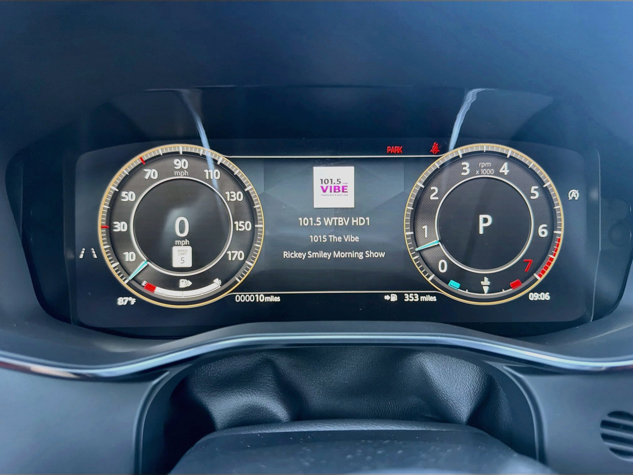 New 2026 Jaguar F-PACE R-Dynamic S AWD/4WD image 41