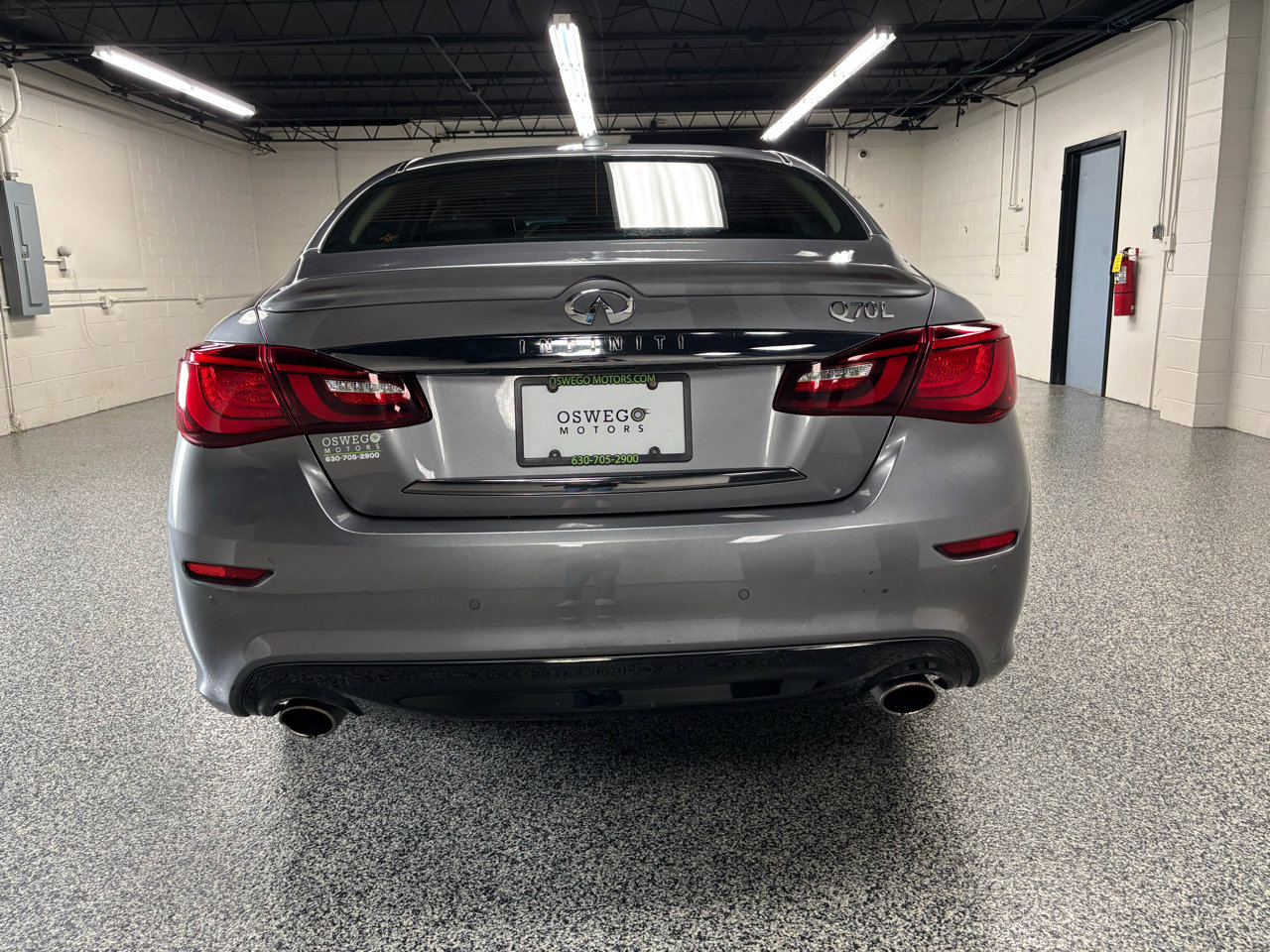Used 2018 INFINITI Q70 L 3.7 image 5