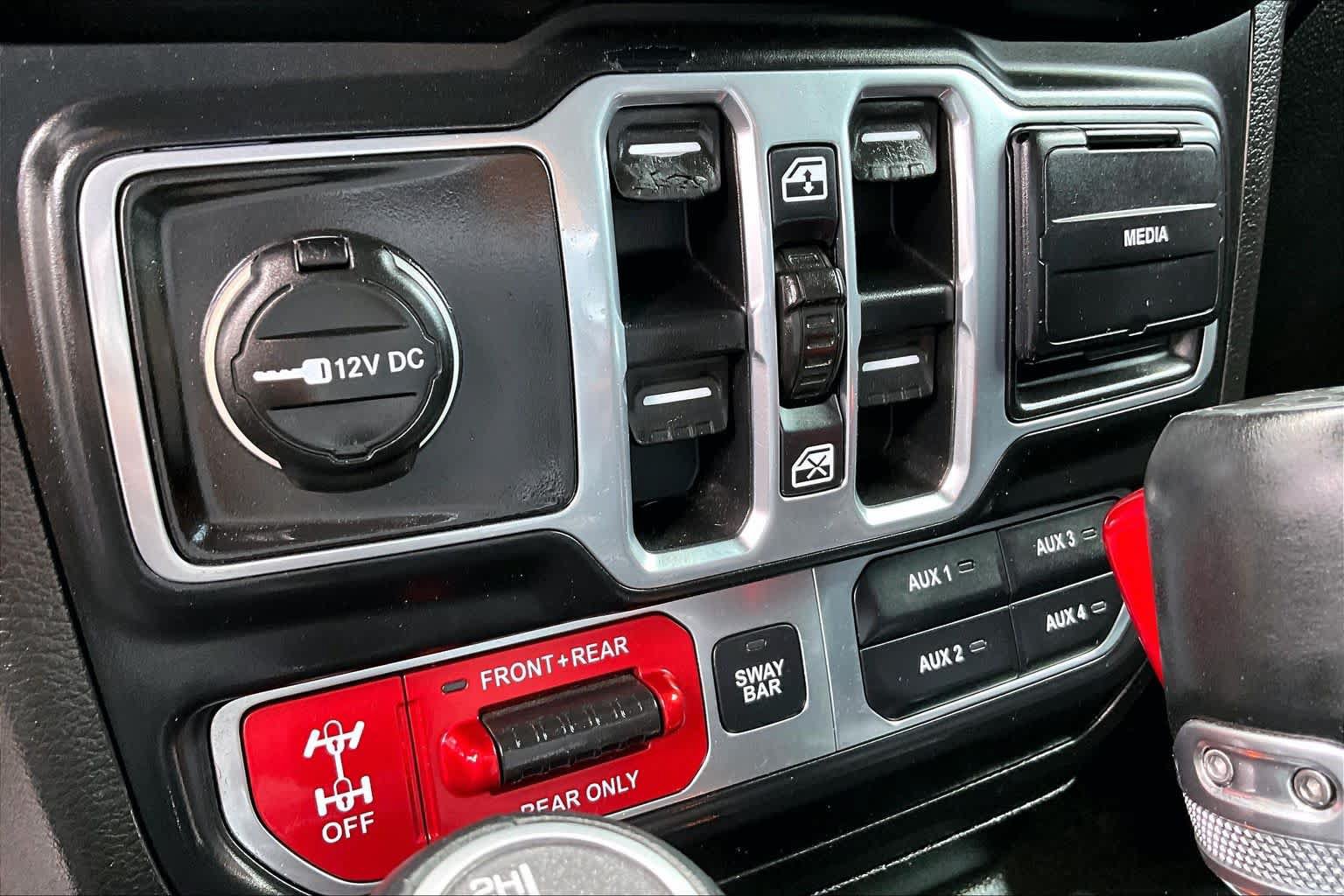 Used 2018 Jeep Wrangler Unlimited Rubicon AWD/4WD image 33