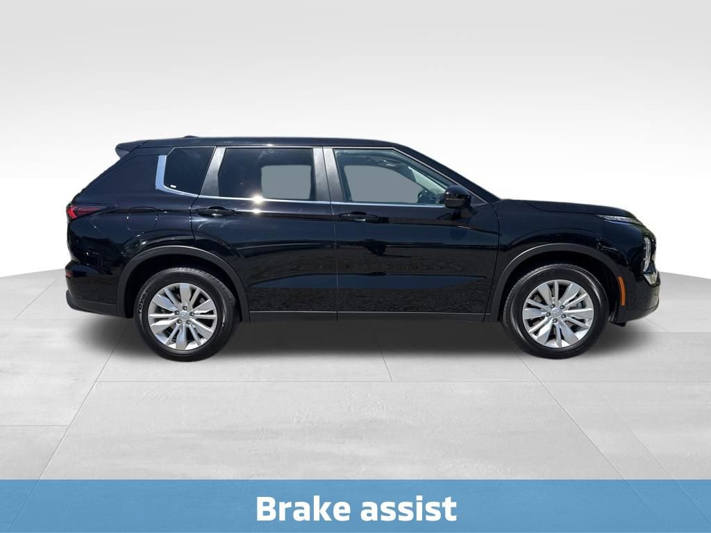 Used 2025 Mitsubishi Outlander ES image 9