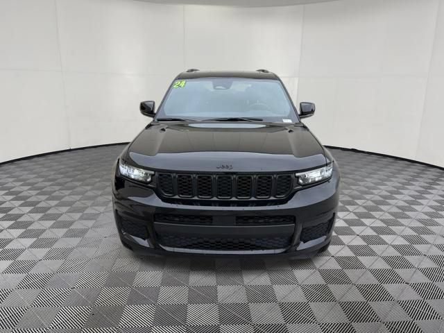 Used 2024 Jeep Grand Cherokee L Altitude AWD/4WD image 14
