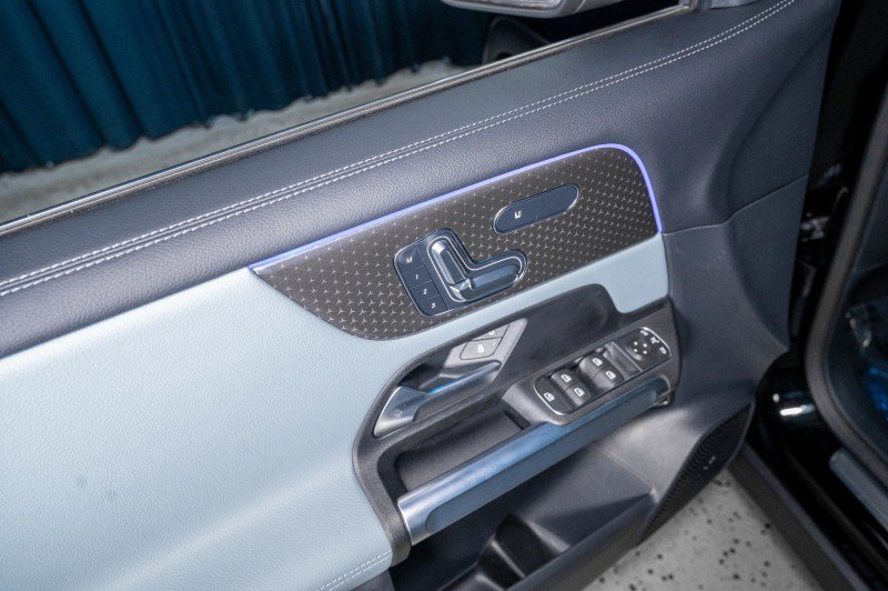 New 2026 Mercedes-Benz GLB 250 4MATIC image 11