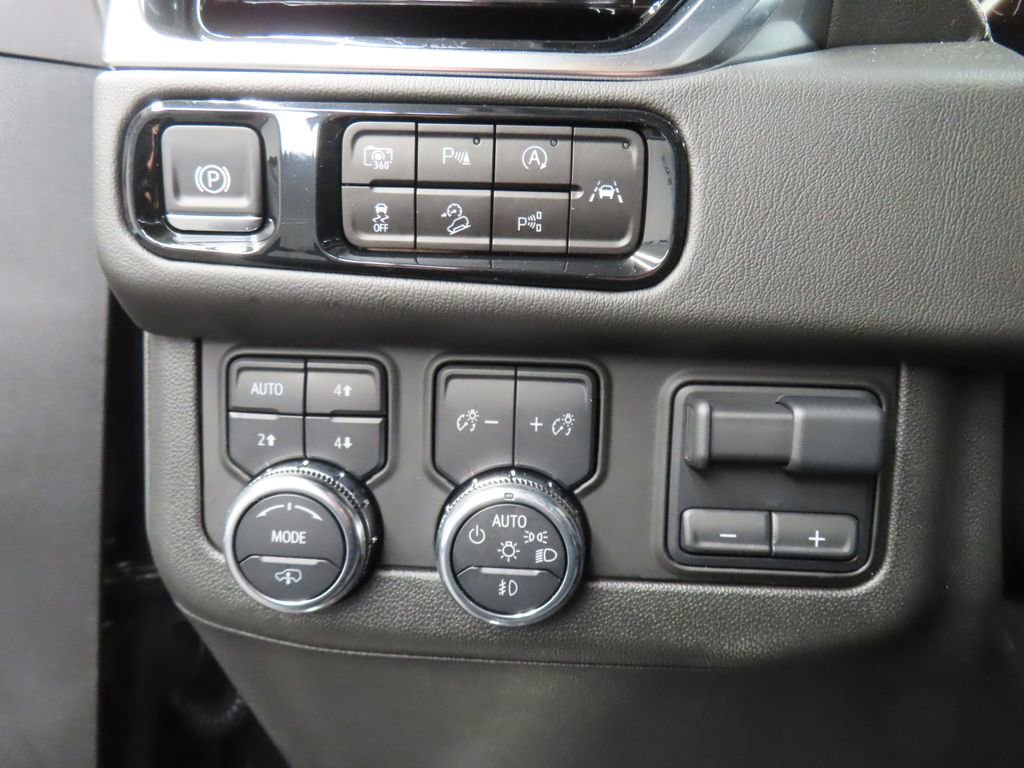 Used 2025 GMC Yukon Denali w/ Denali Reserve Package image 48