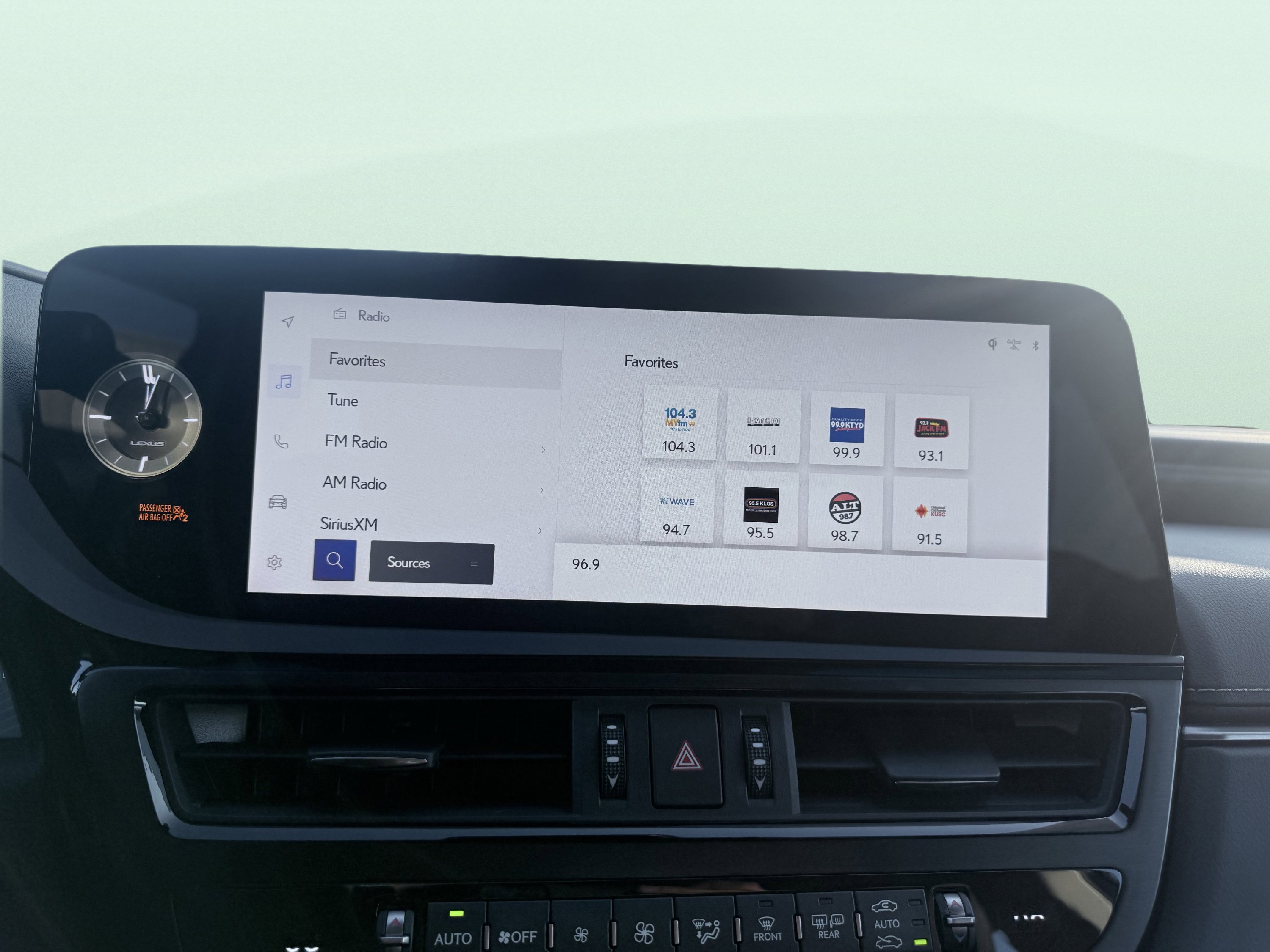 Used 2025 Lexus ES 300h ES 300h F SPORT Design w/ Premium Package image 46