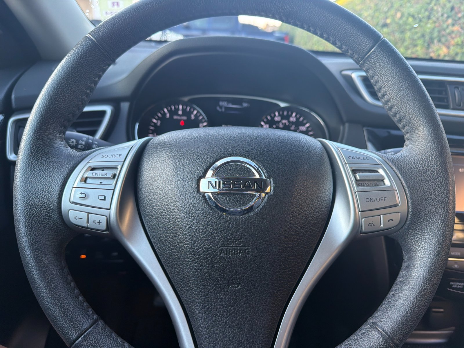 Used 2016 Nissan Rogue SL w/ SL Premium Package AWD/4WD image 22
