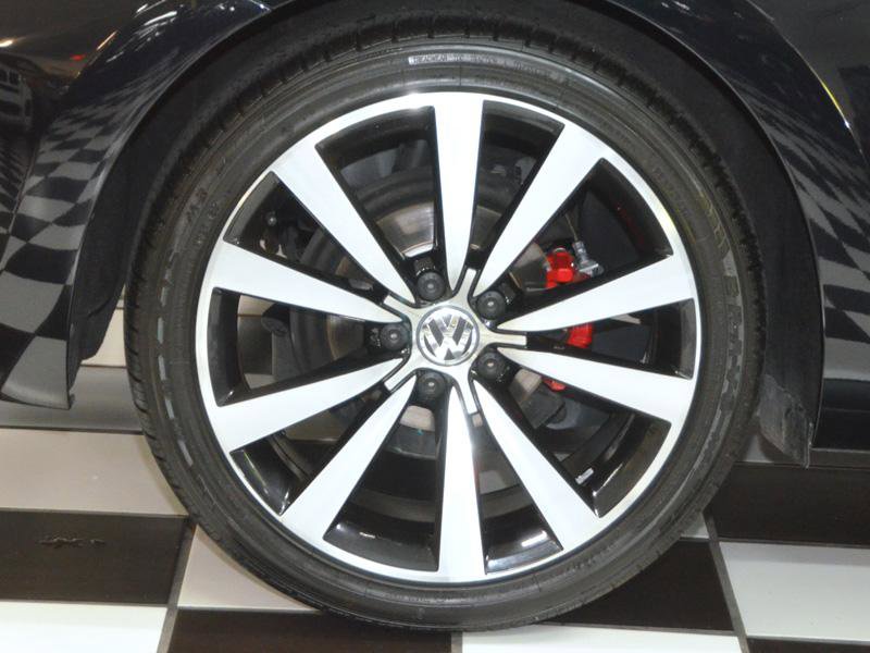 Used 2014 Volkswagen Beetle R-Line FWD image 14