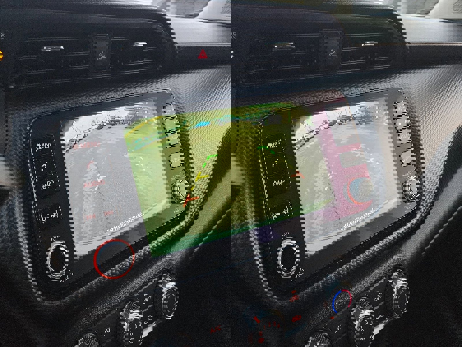 Used 2024 Nissan Kicks SV image 18