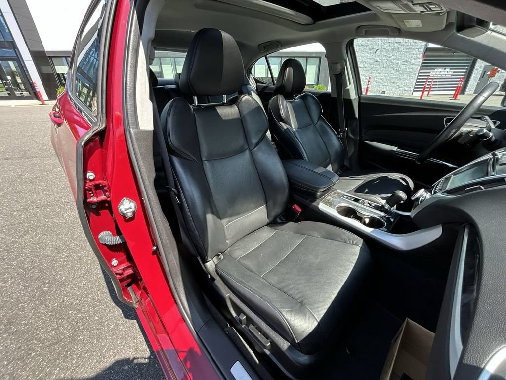 Used 2018 Acura TLX w/ Technology Package FWD image 25