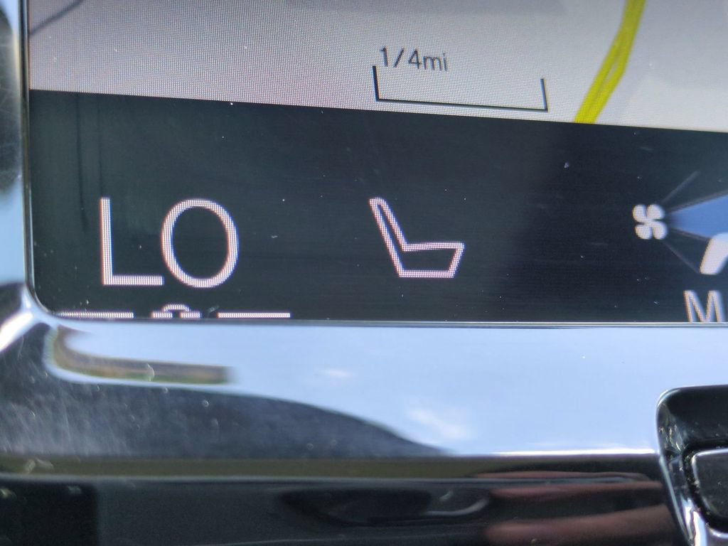 Used 2019 Volvo XC60 T5 Momentum w/ Multimedia Package AWD/4WD image 27