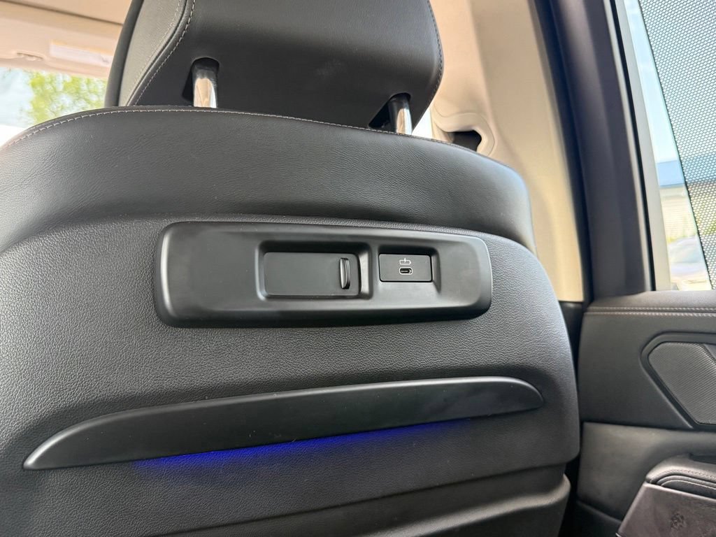 Used 2020 BMW X7 xDrive40i w/ Premium Package AWD/4WD image 36