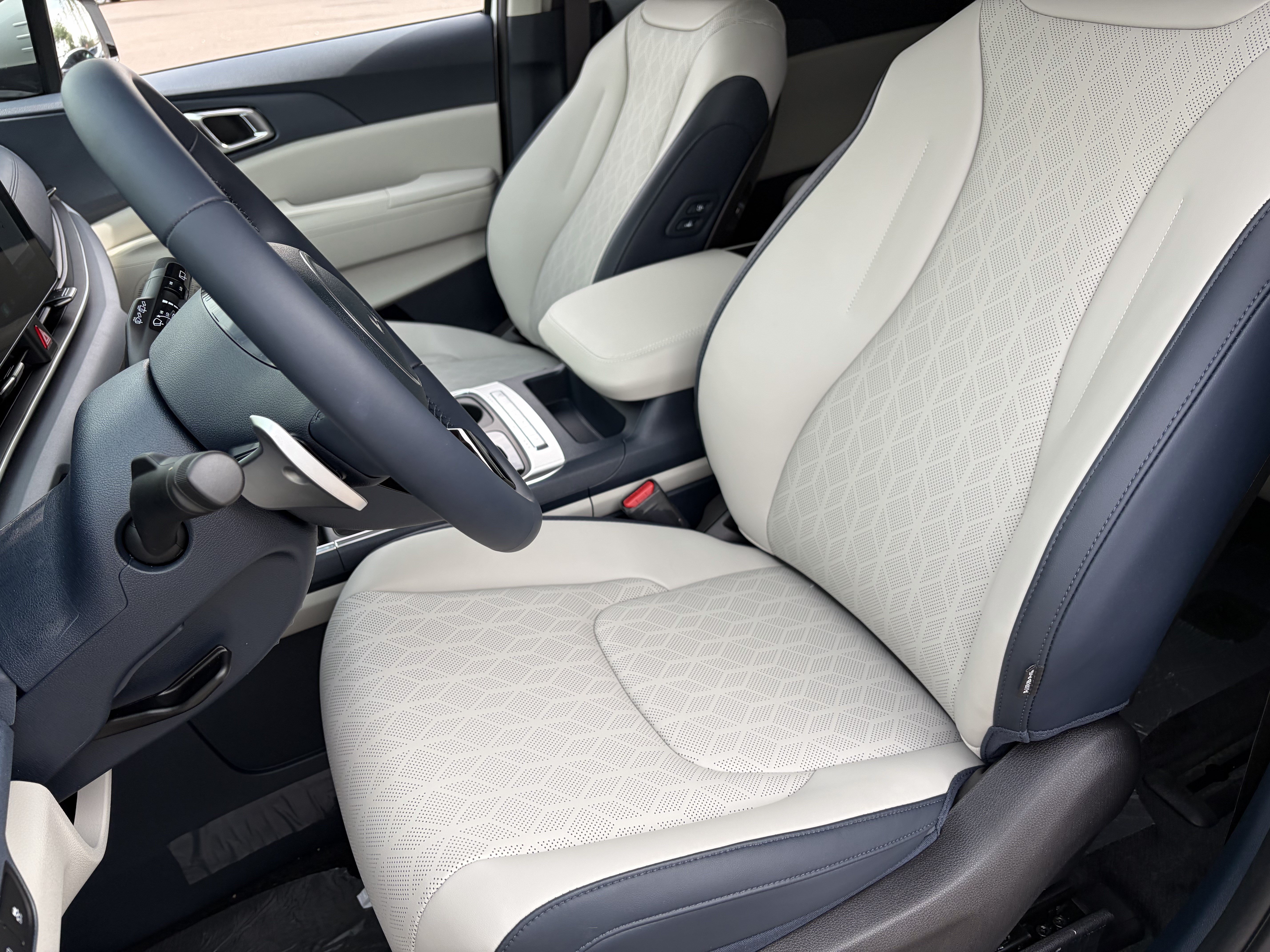 New 2026 Kia Carnival EX FWD image 18