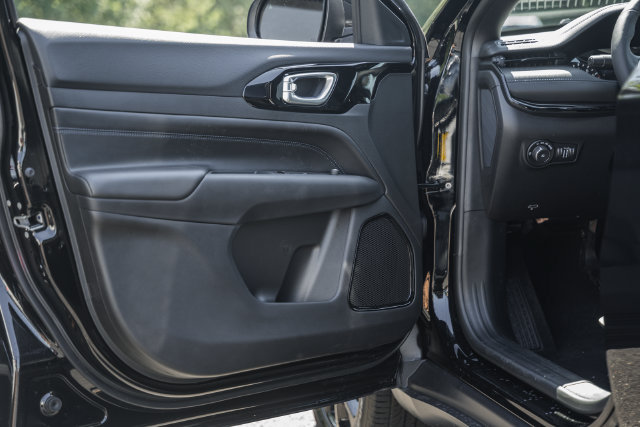New 2026 Jeep Compass Latitude AWD/4WD image 42