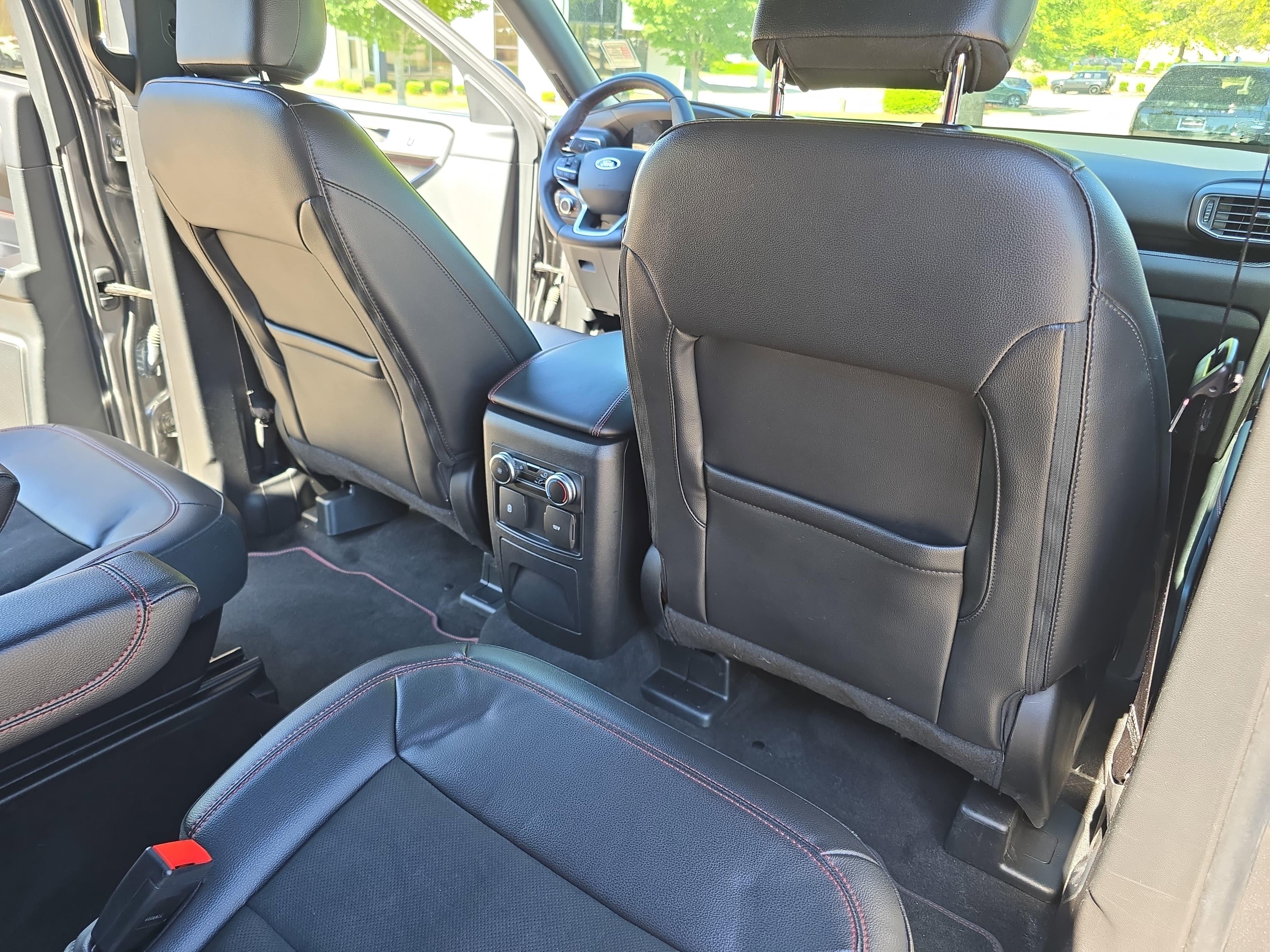 Used 2023 Ford Explorer ST-Line AWD/4WD image 11