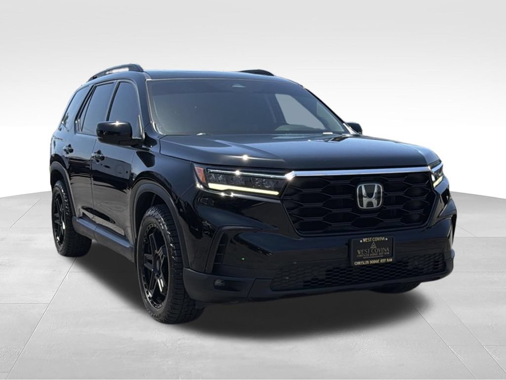 Used 2023 Honda Pilot Touring image 2