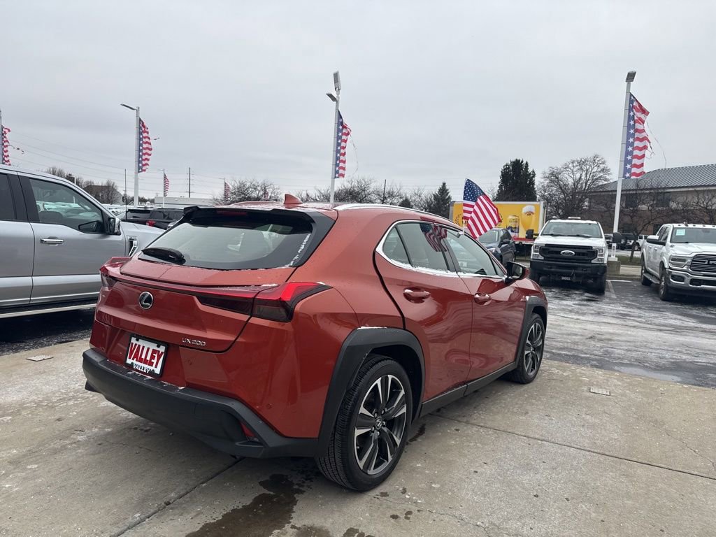 Used 2019 Lexus UX 200 image 7