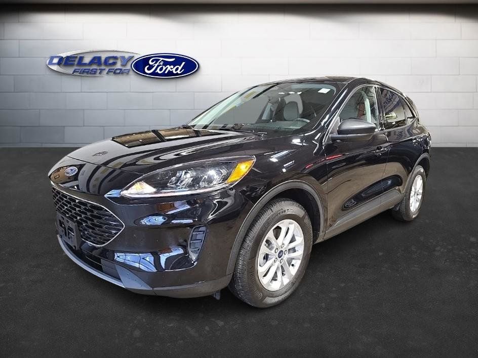 Used 2022 Ford Escape SE w/ Cold Weather Package