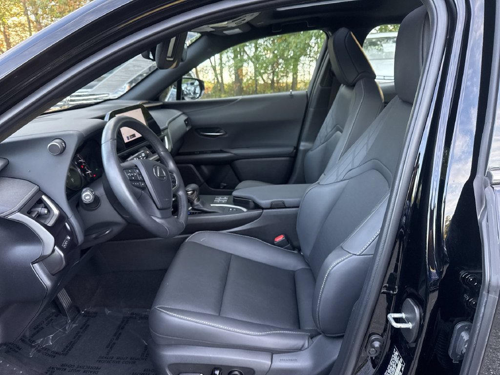 Used 2023 Lexus UX 250h AWD w/ Premium Package image 13