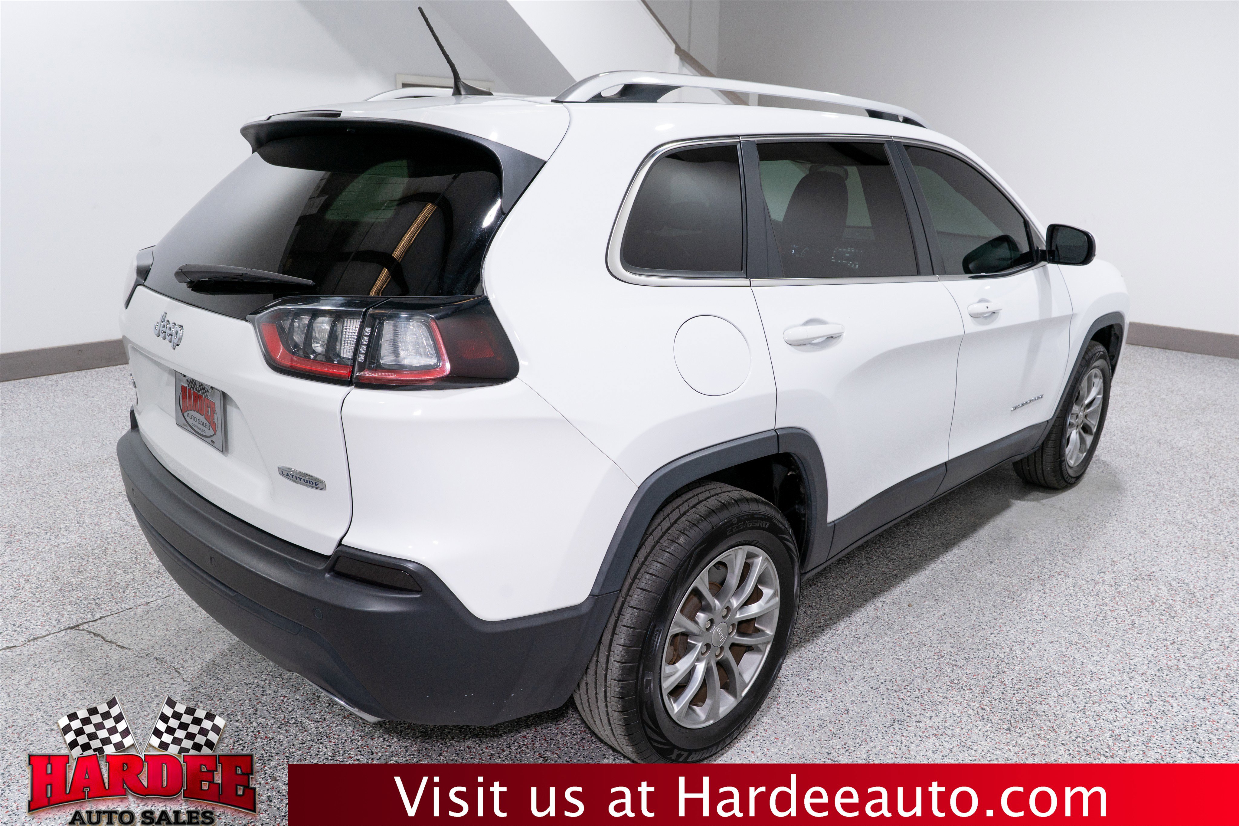 Used 2019 Jeep Cherokee Latitude Plus w/ Cold Weather Group image 5
