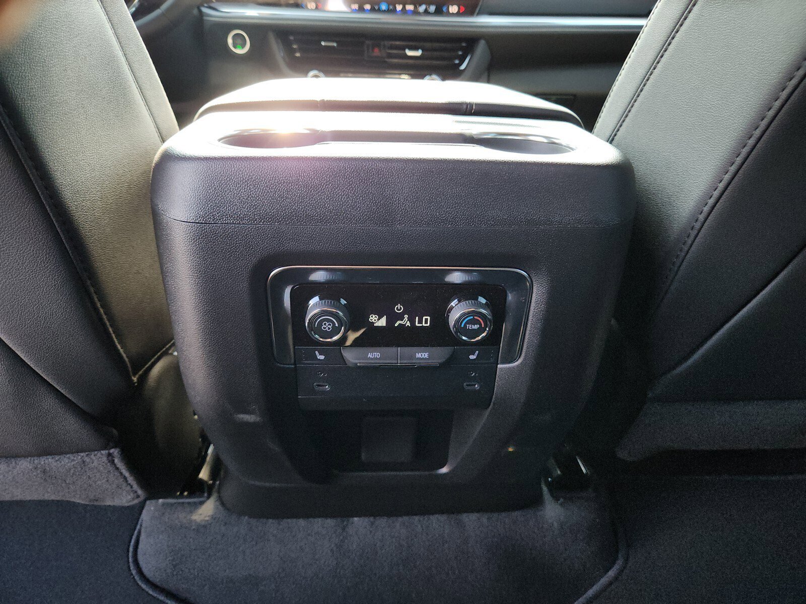 New 2026 Chevrolet Suburban Premier image 12