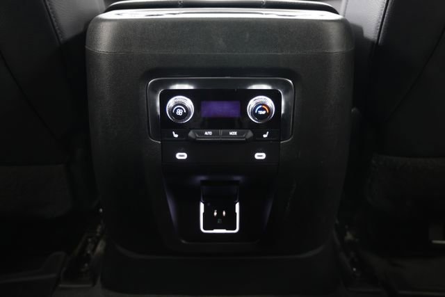 Used 2024 GMC Yukon XL Denali AWD/4WD image 44