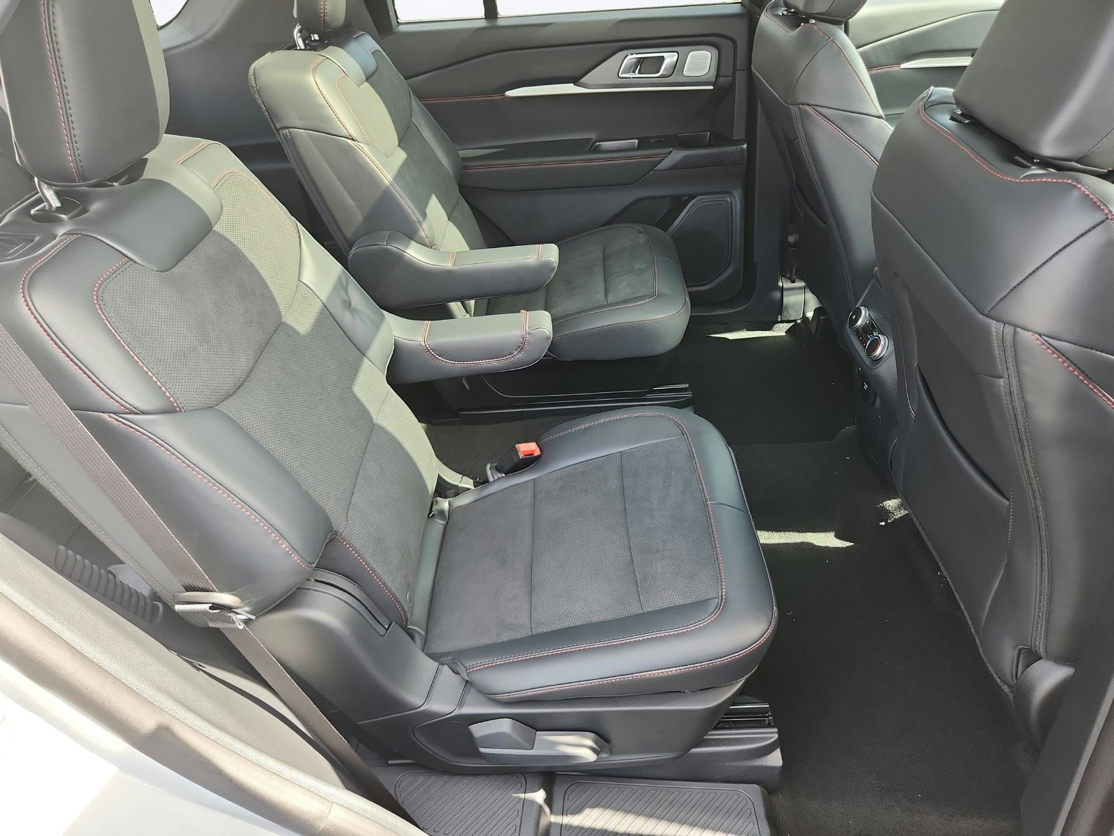 New 2027 Ford Explorer ST w/ Sun And Sound Package AWD/4WD image 31