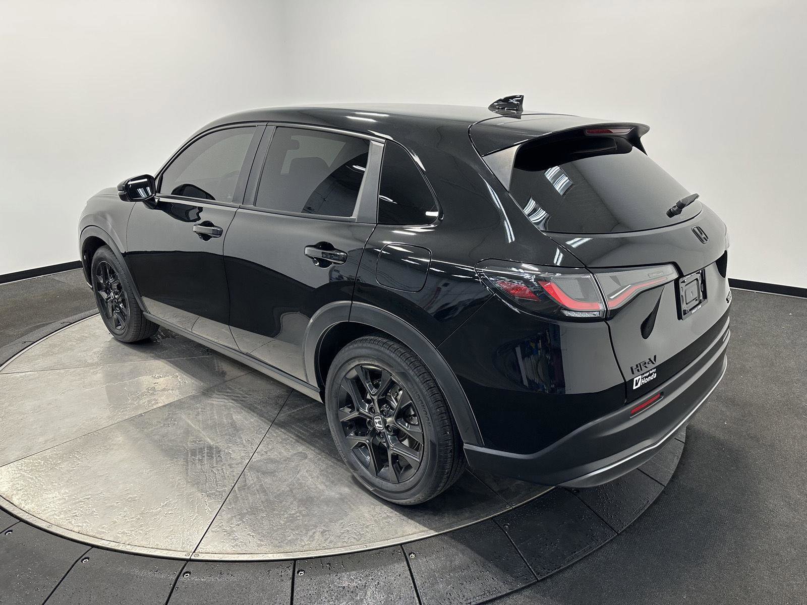 Used 2024 Honda HR-V Sport image 5