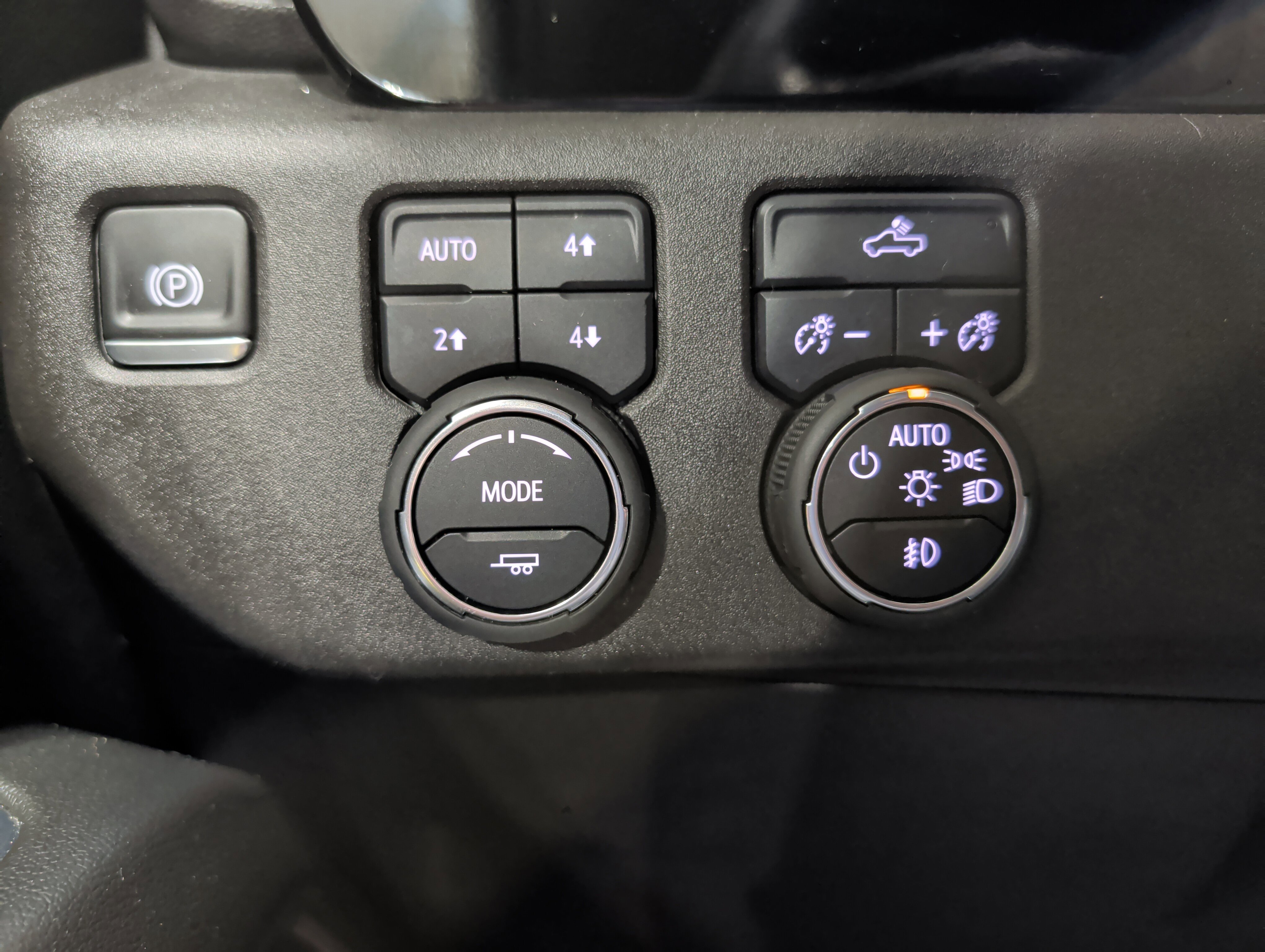 Used 2024 Chevrolet Silverado 2500 LT w/ Convenience Package AWD/4WD image 10